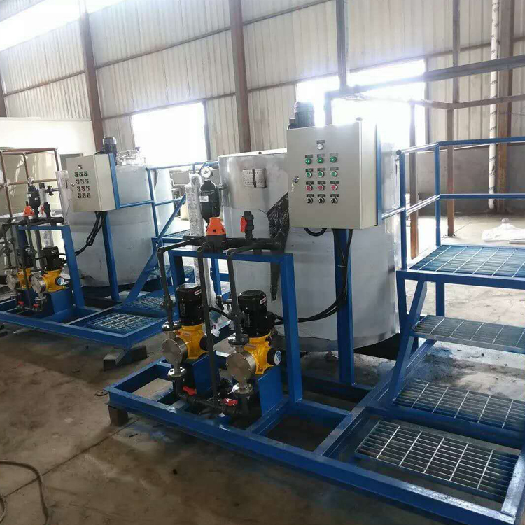 ���̰���